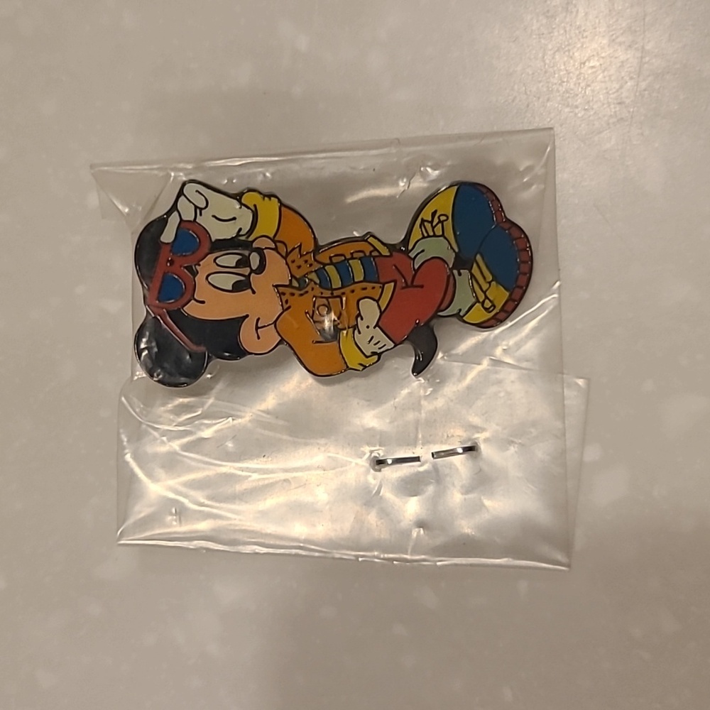 Disney Mickey and Donald Character Pin Collection - Picture 5 of 7